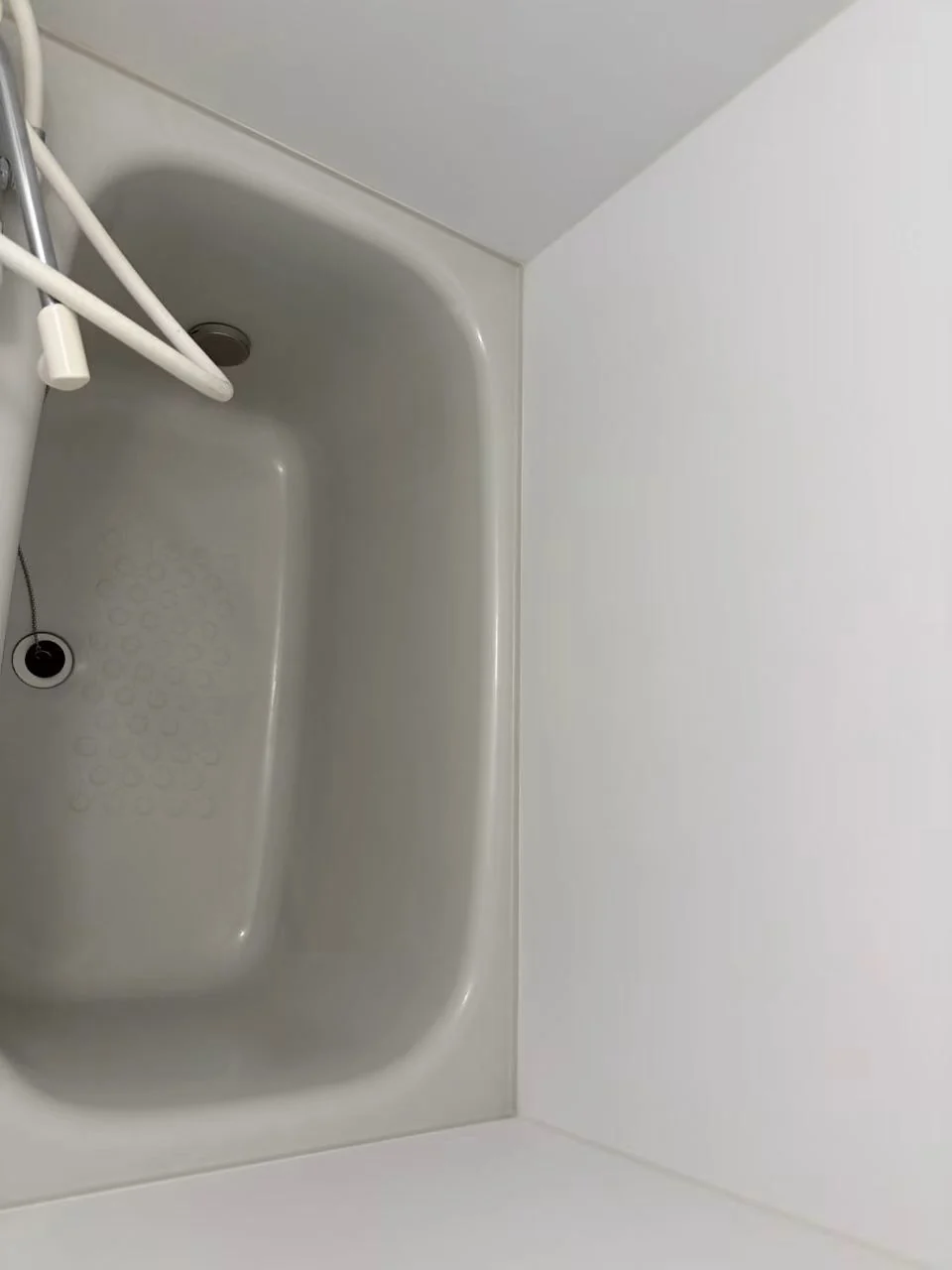 整備・清掃後の浴室